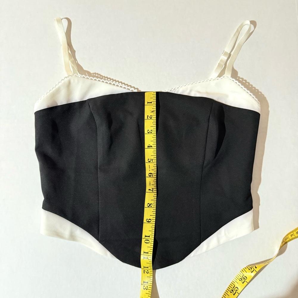 White Fox Sz M Black White Bustier Corset Style Cropped Back Zip Stretch Top - Picture 3 of 6
